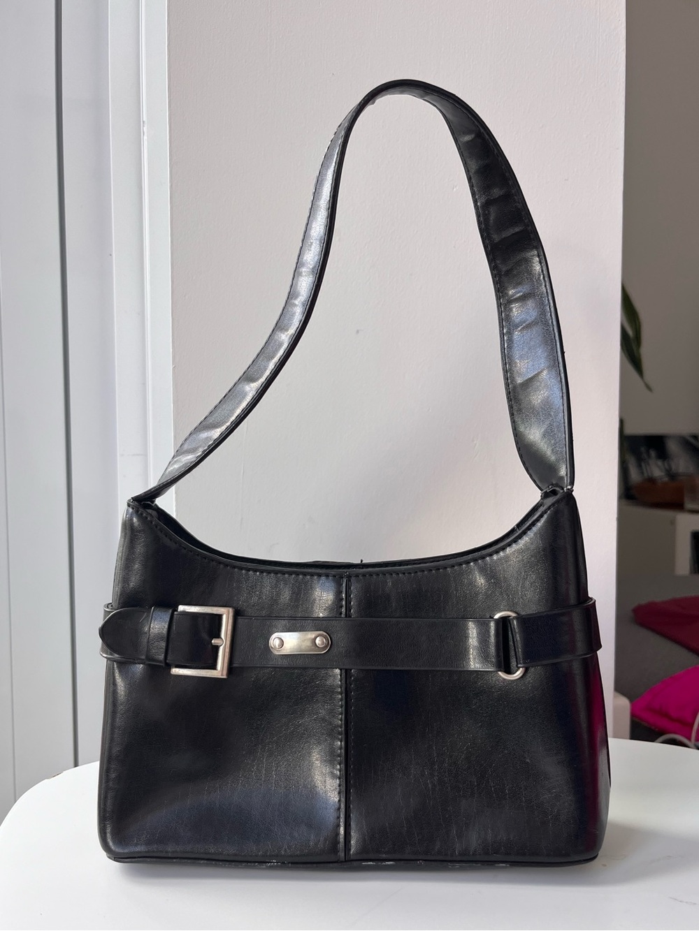 Vintage 90s Classic Black Leather Shoulder Bag